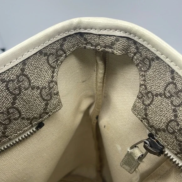 Gucci Carryall Bag - Picture 10 of 16